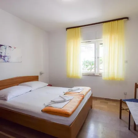 krevet i doručak Ivona 2 Baska Voda