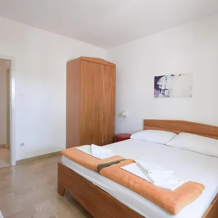 Ivona 2 Bed & Breakfast