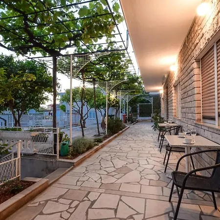 Bed & Breakfast Ivona 2 *